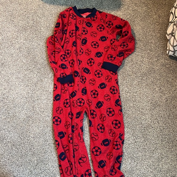 Carter’s Christmas PJ bundle! - Picture 9 of 11